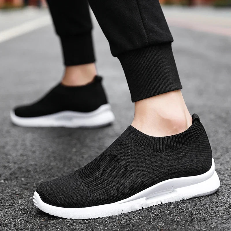 Men Breathable Light Running Shoes