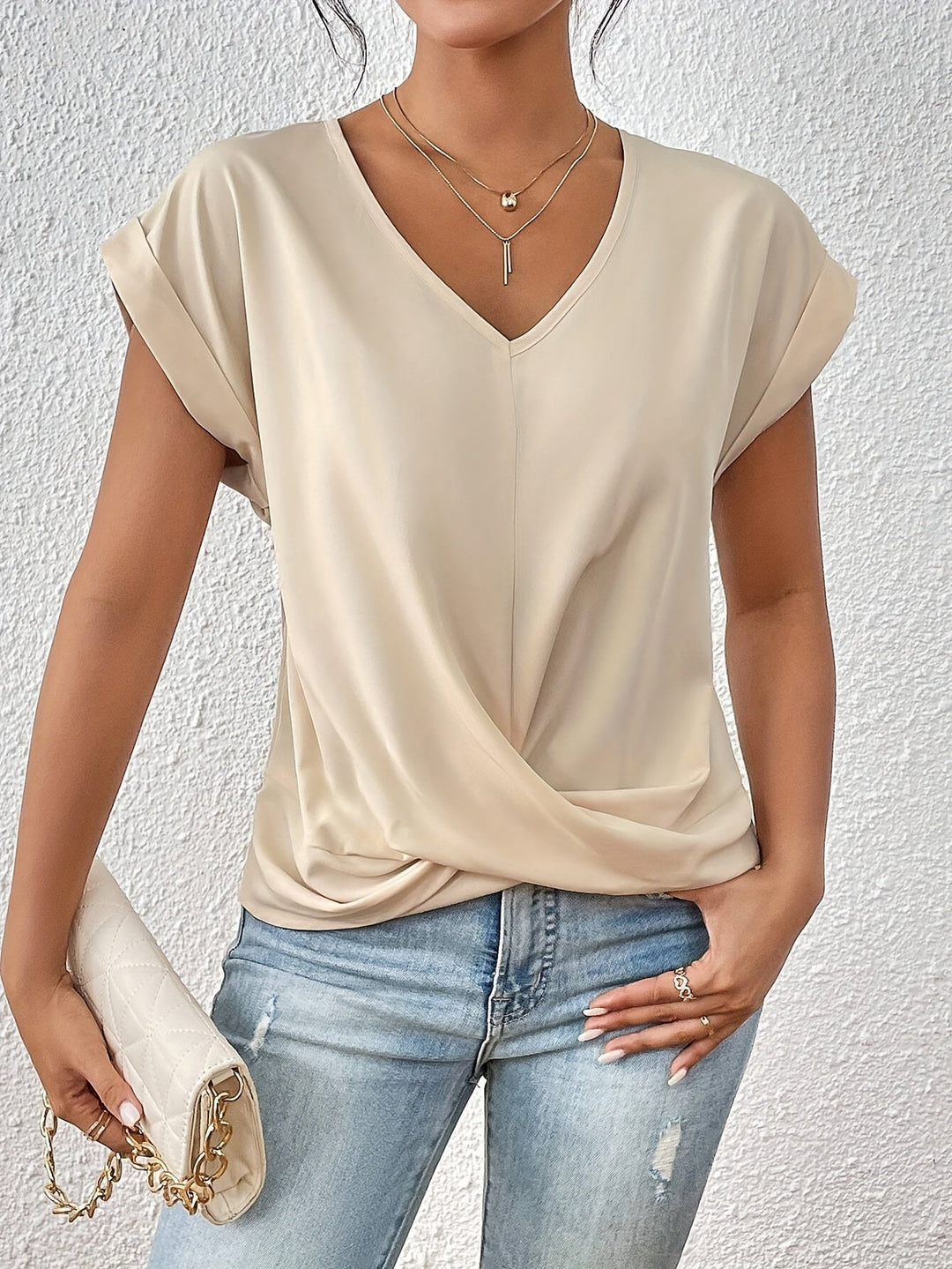Luisa™ | Casual T-Shirt with Heart Cut-Out