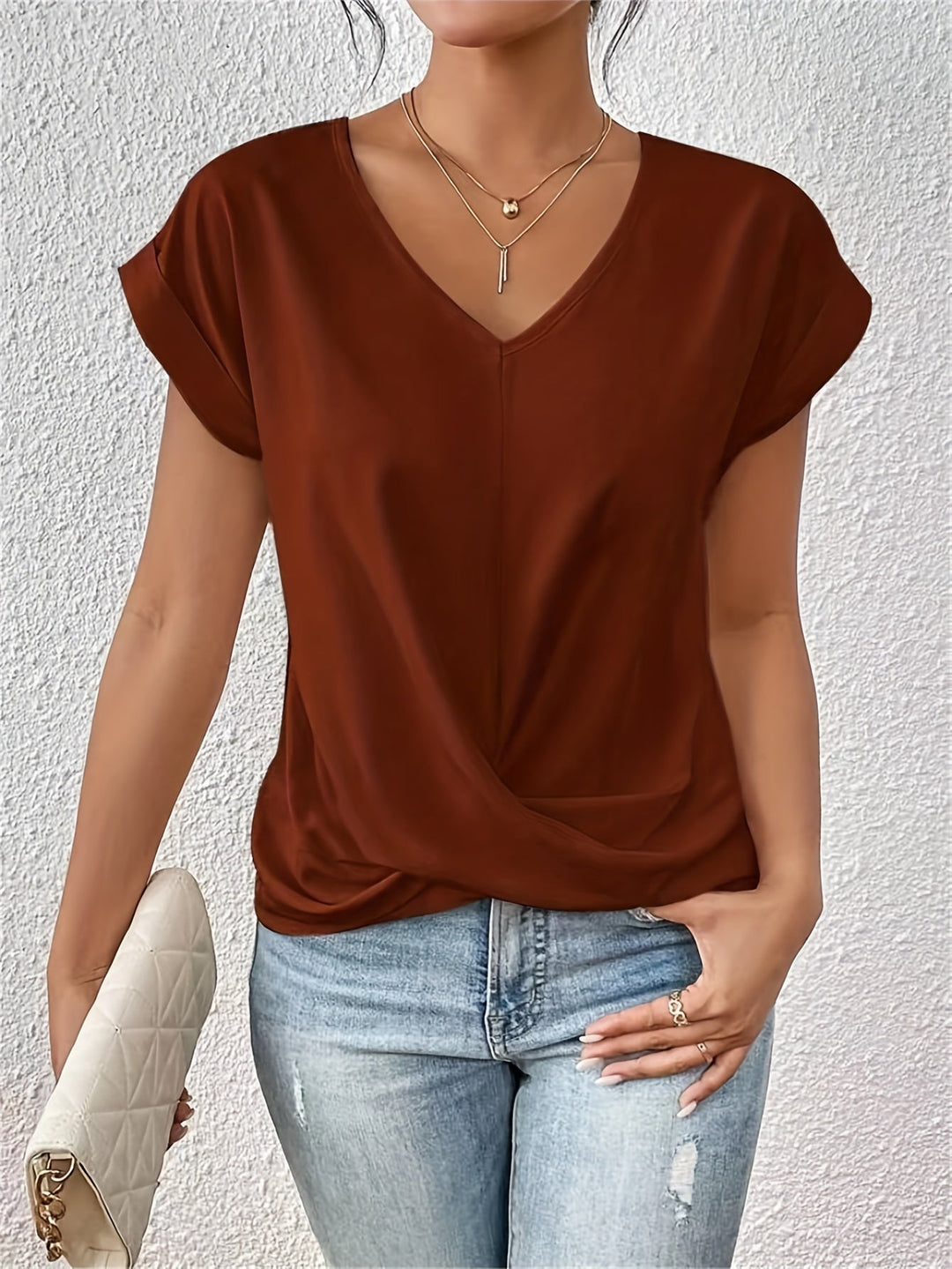 Luisa™ | Casual T-Shirt with Heart Cut-Out